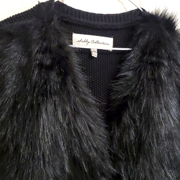 Sebby Collection Faux Fur Vest - Picture 2 of 7